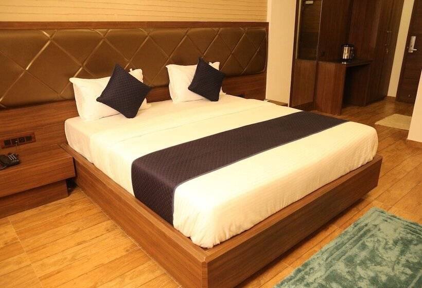 בית מלון כפרי Royal Square