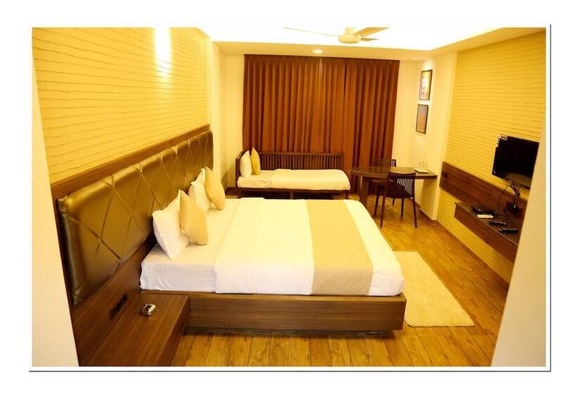 בית מלון כפרי Royal Square