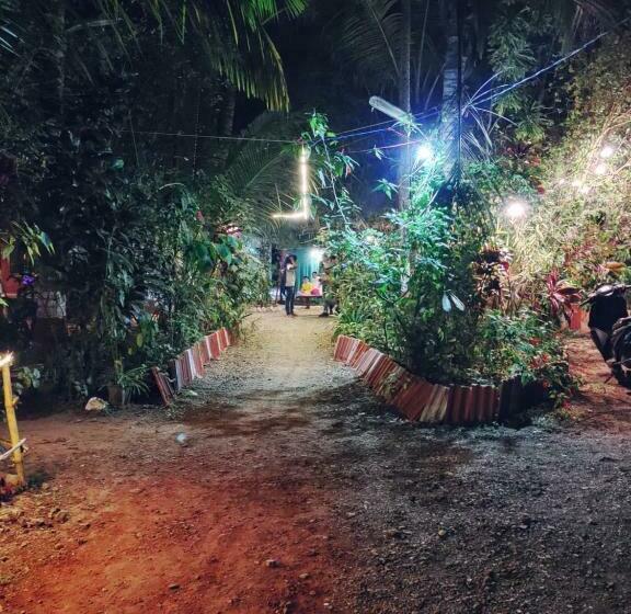 בית מלון כפרי Samartha Cottage