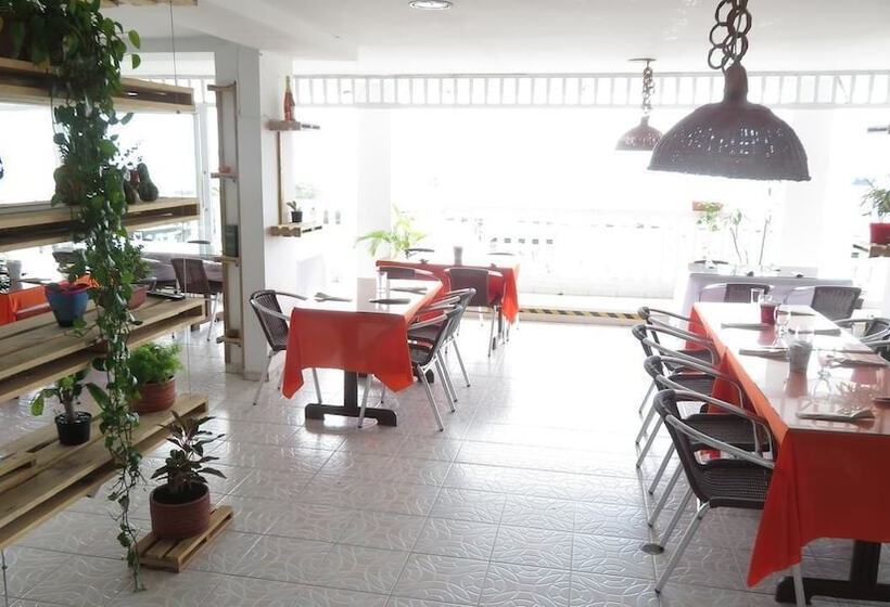 هتل Titanic Pacífico