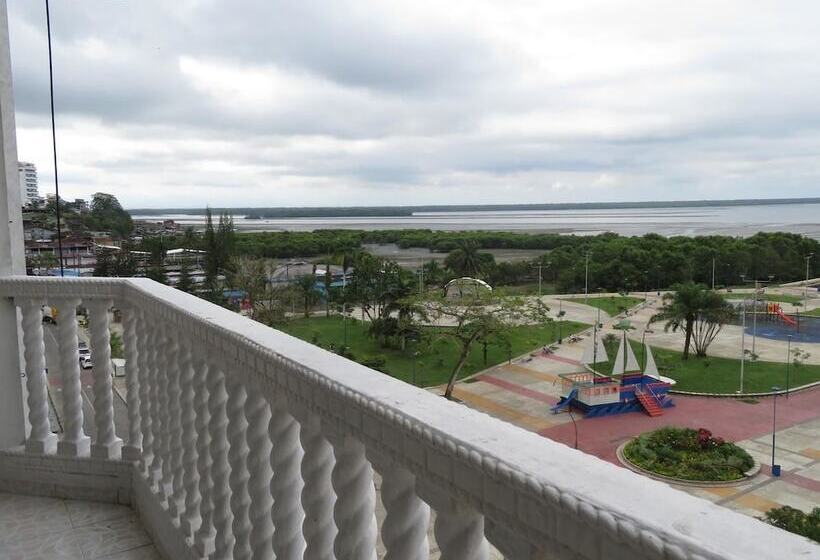 ホテル Titanic Pacífico