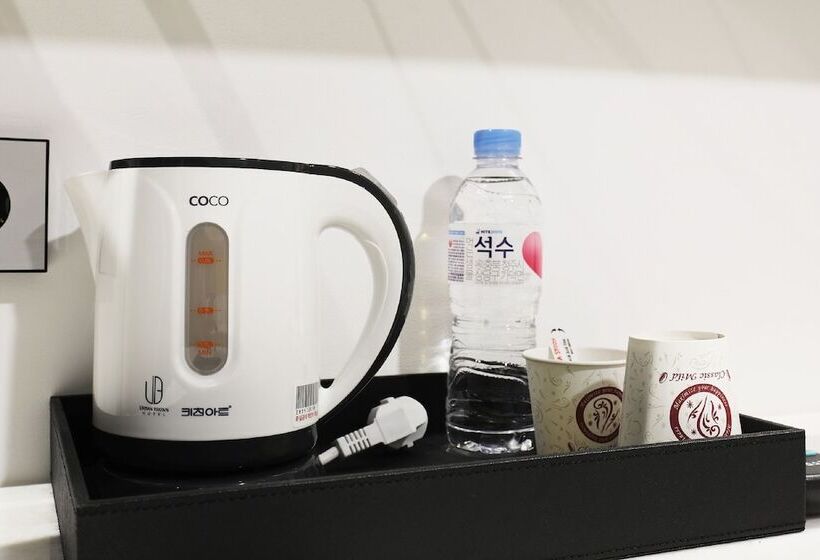 בית מלון כפרי Urban Brown