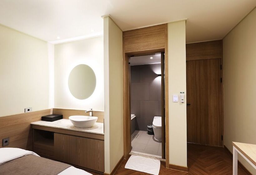 בית מלון כפרי Urban Brown