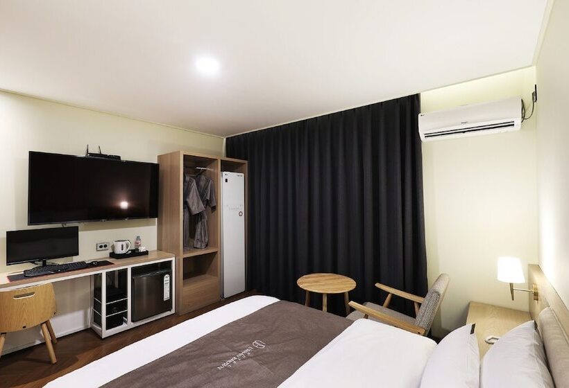 בית מלון כפרי Urban Brown