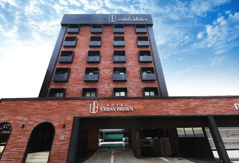 בית מלון כפרי Urban Brown