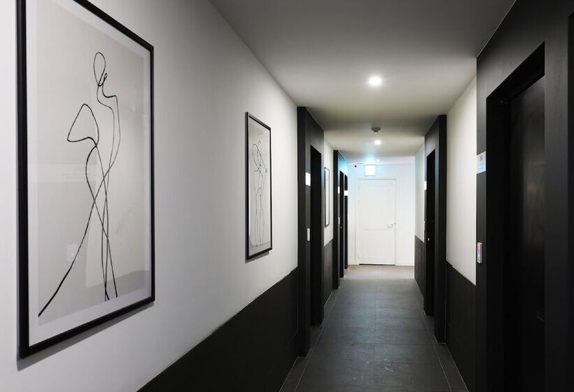 בית מלון כפרי Urban Brown