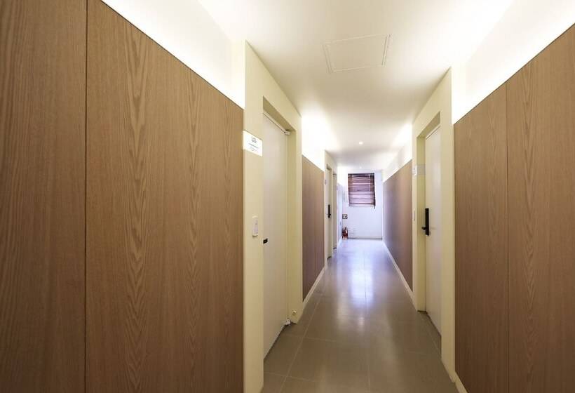 בית מלון כפרי Urban Brown