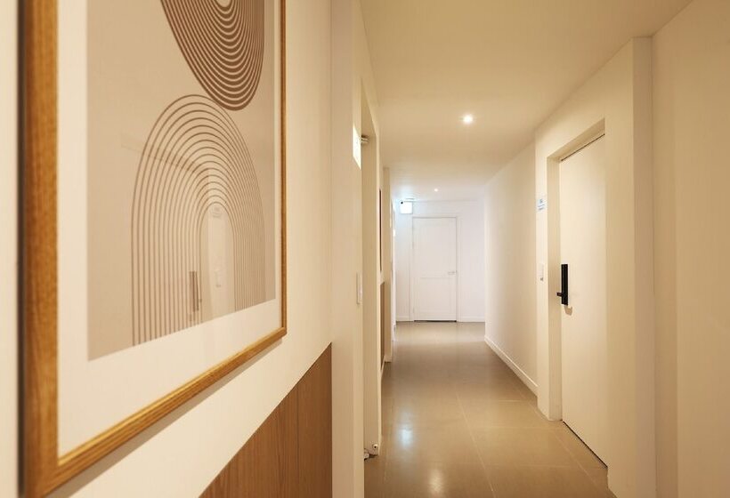 בית מלון כפרי Urban Brown