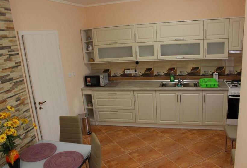 פנסיון Ezüstfenyő Vendégház