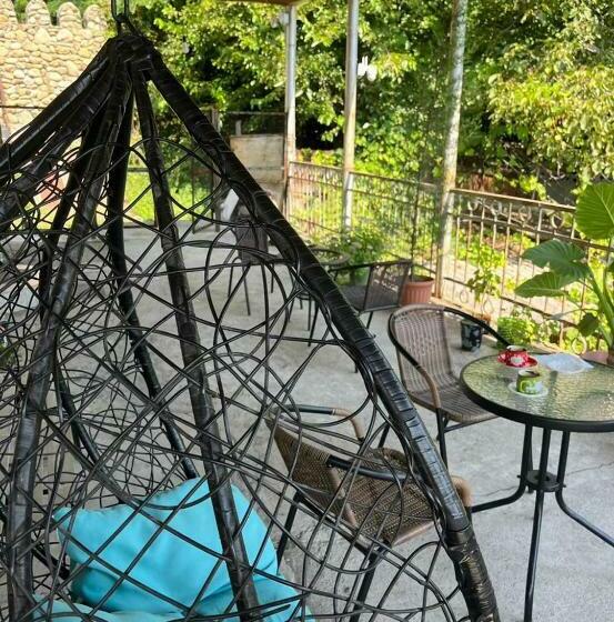 پانسیون House In The Forest