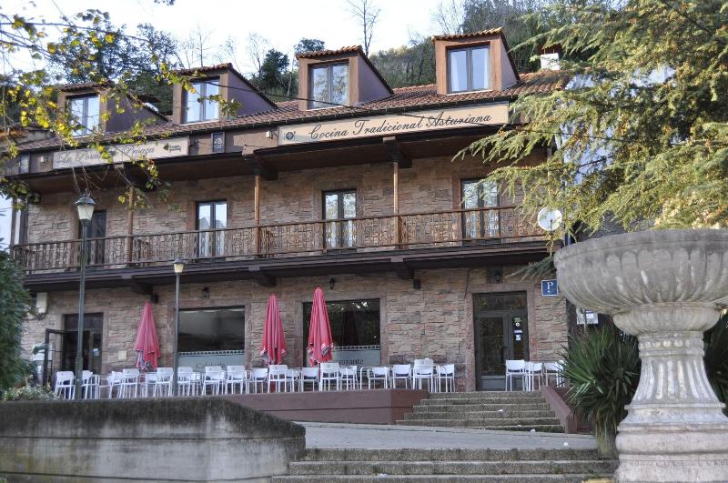 بنسيون La Posada De Proaza