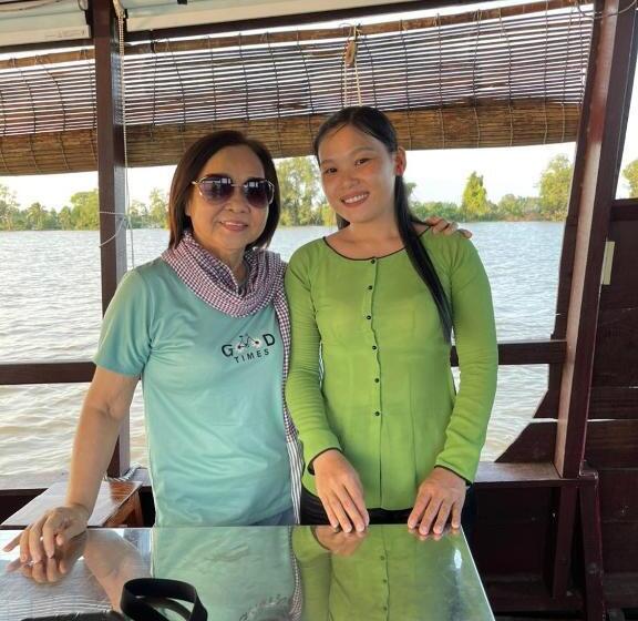 استراحتگاه Rooster Mekong Garden & Villas