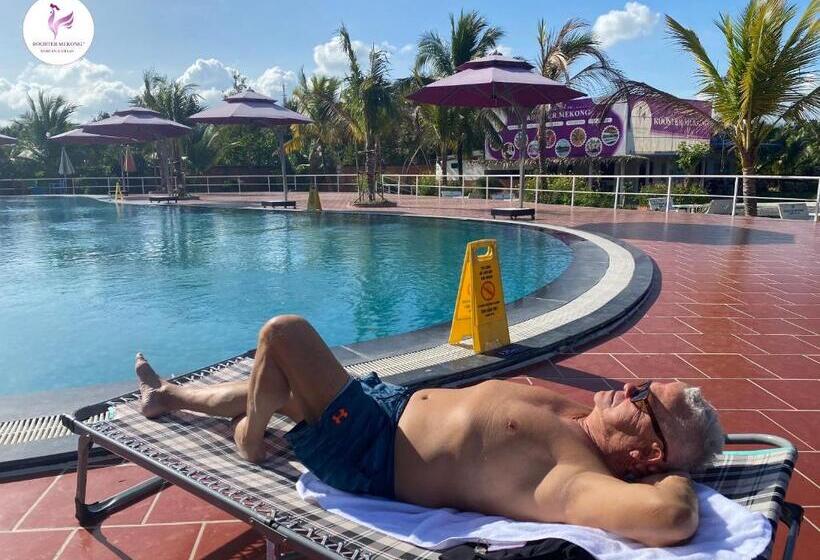 استراحتگاه Rooster Mekong Garden & Villas