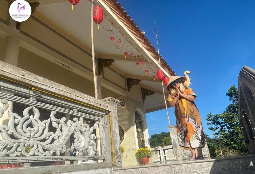 استراحتگاه Rooster Mekong Garden & Villas