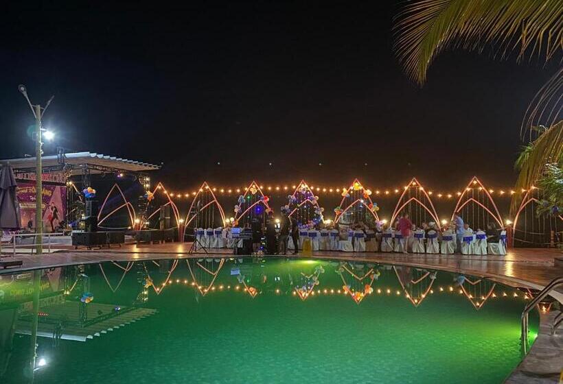 استراحتگاه Rooster Mekong Garden & Villas