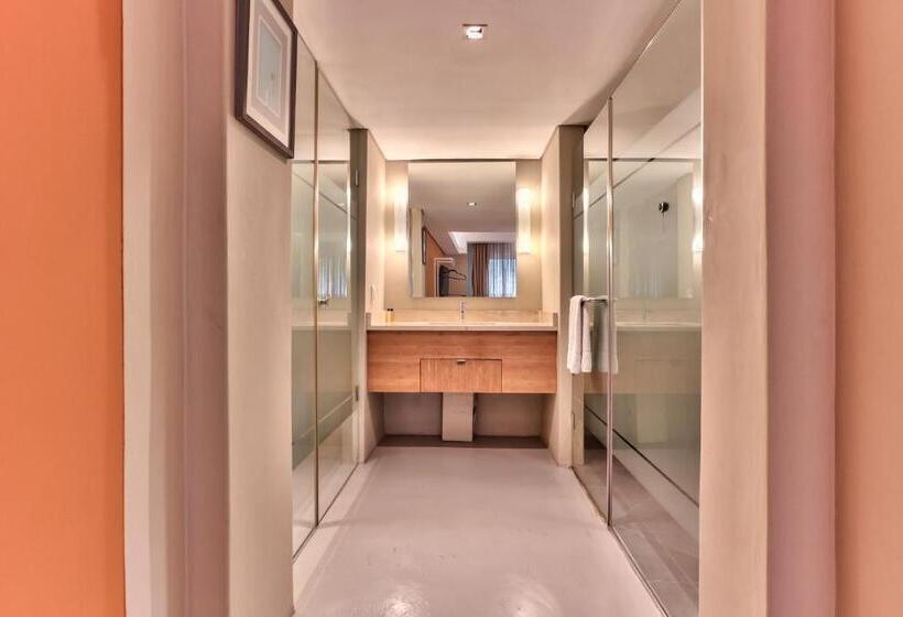 Wink Aparthotel Foreshore