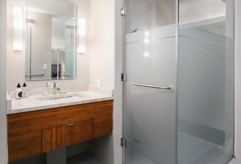 Wink Aparthotel Foreshore