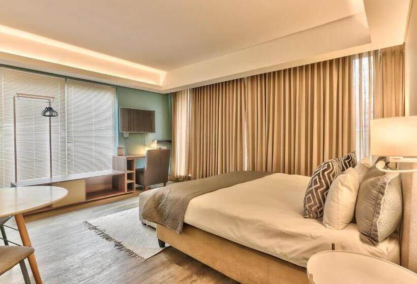 Wink Aparthotel Foreshore