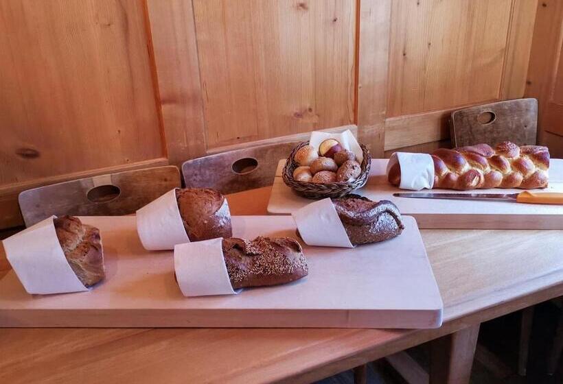 ユースホステル Gasthaus Rössli