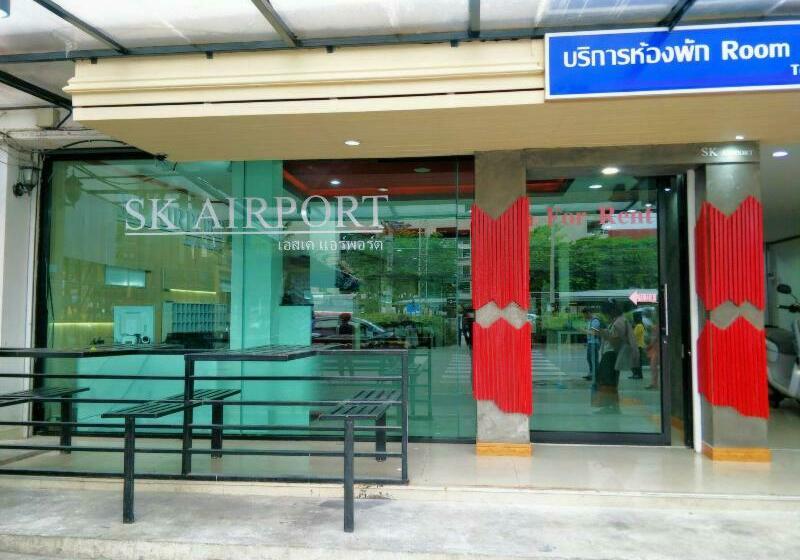 Hostel S.k.airport