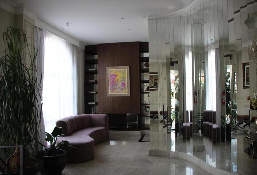 ホテル Alzira Park