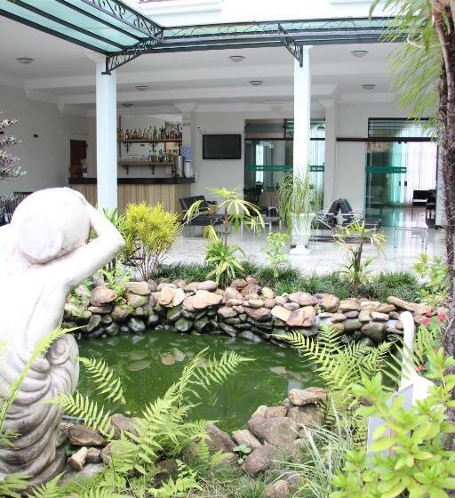 ホテル Alzira Park