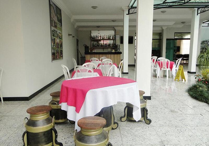 ホテル Alzira Park