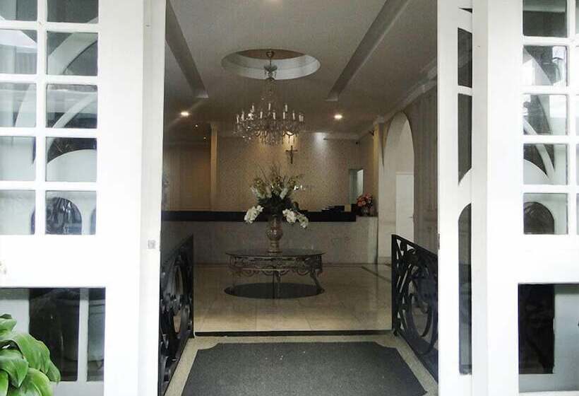 ホテル Alzira Park