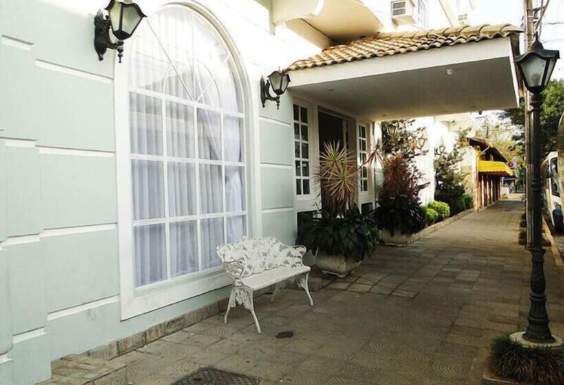 ホテル Alzira Park