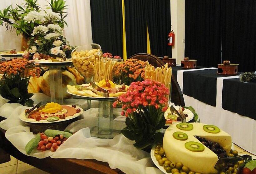 ホテル Alzira Park