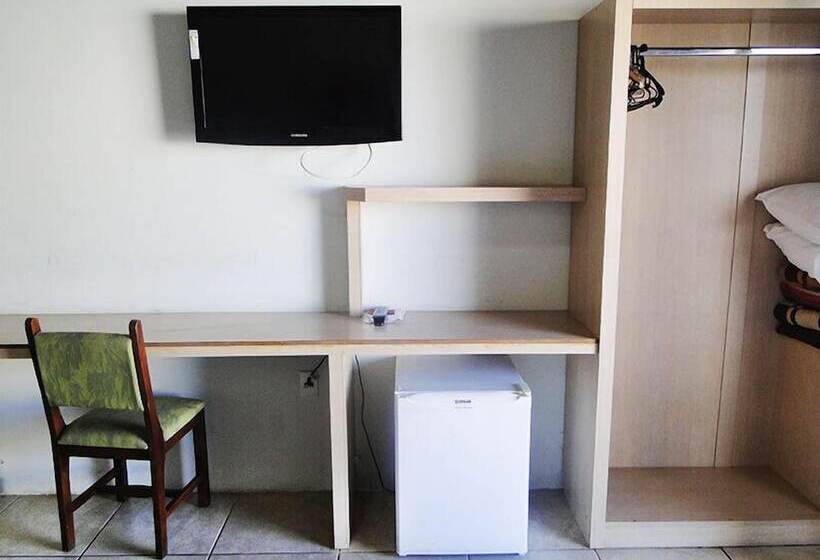 ホテル Alzira Park