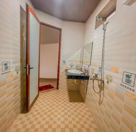 تختخواب و صبحانه Cosiana Homestay