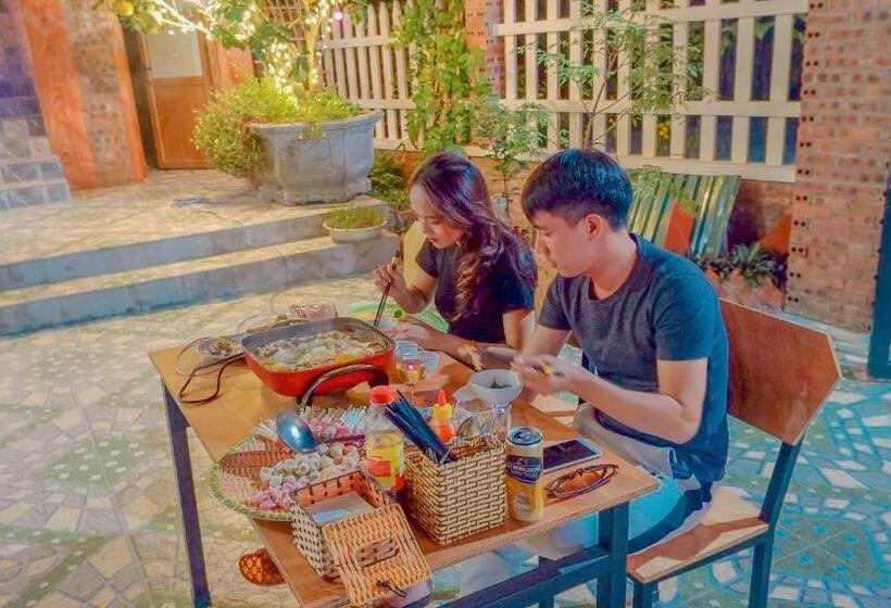 تختخواب و صبحانه Cosiana Homestay