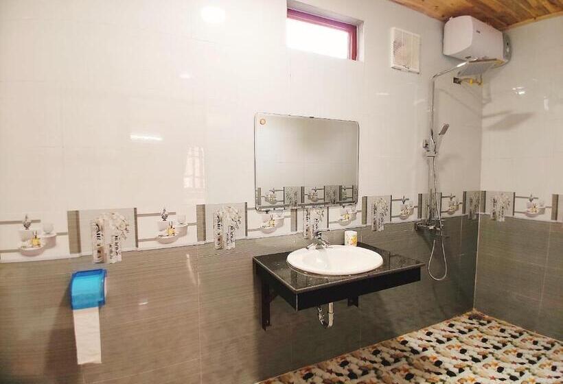 تختخواب و صبحانه Cosiana Homestay