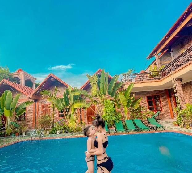 تختخواب و صبحانه Cosiana Homestay