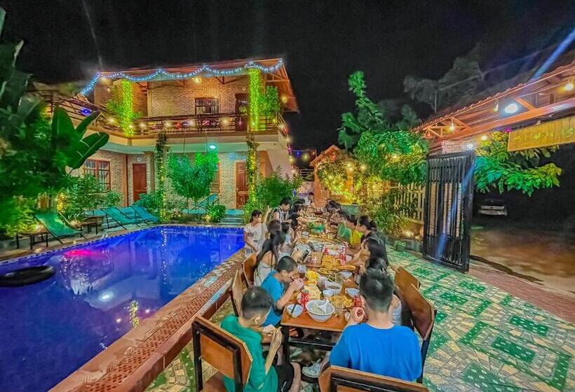 تختخواب و صبحانه Cosiana Homestay