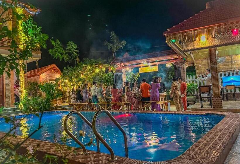 تختخواب و صبحانه Cosiana Homestay