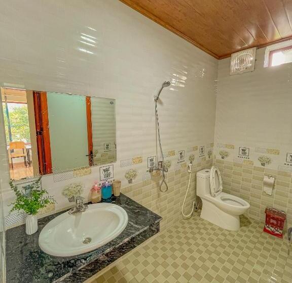 تختخواب و صبحانه Cosiana Homestay