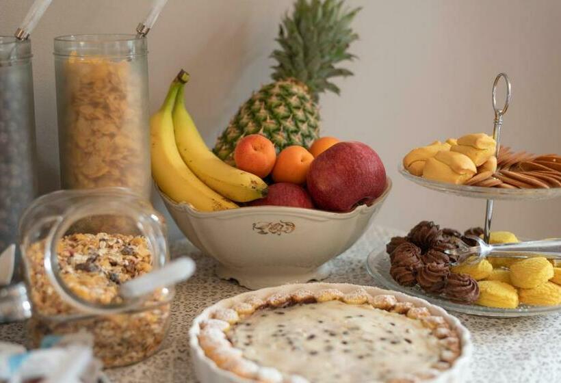 تختخواب و صبحانه In Lucus Guest House