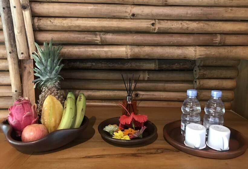 ベッドアンドブレックファースト Lagoona Beach Bungalows   Eco Bungalows Batukaras