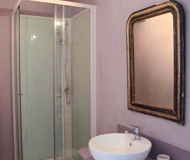 민박 Les Machicoulis