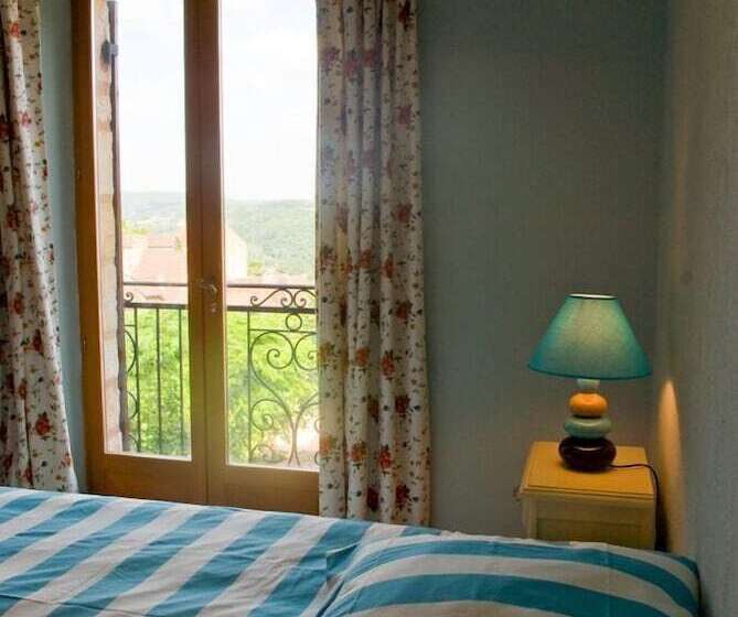 민박 Les Machicoulis