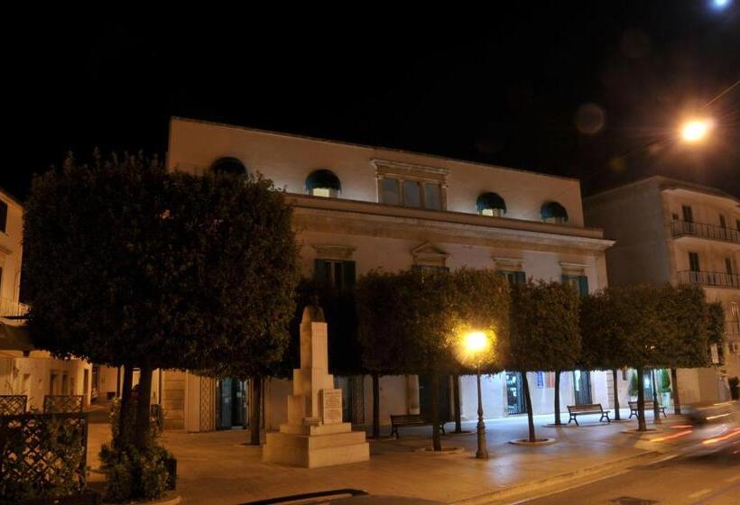 تختخواب و صبحانه Palazzo Agrusti   Residenza D Epoca