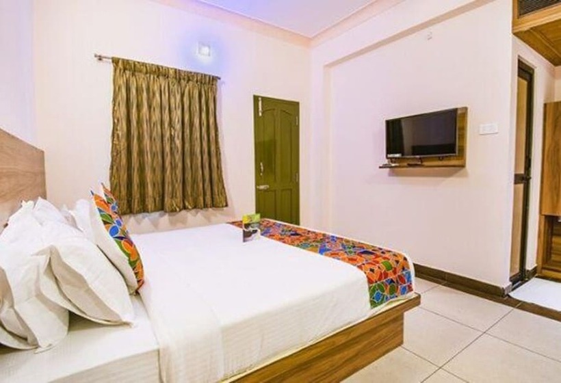Fabhotel Radha Residency