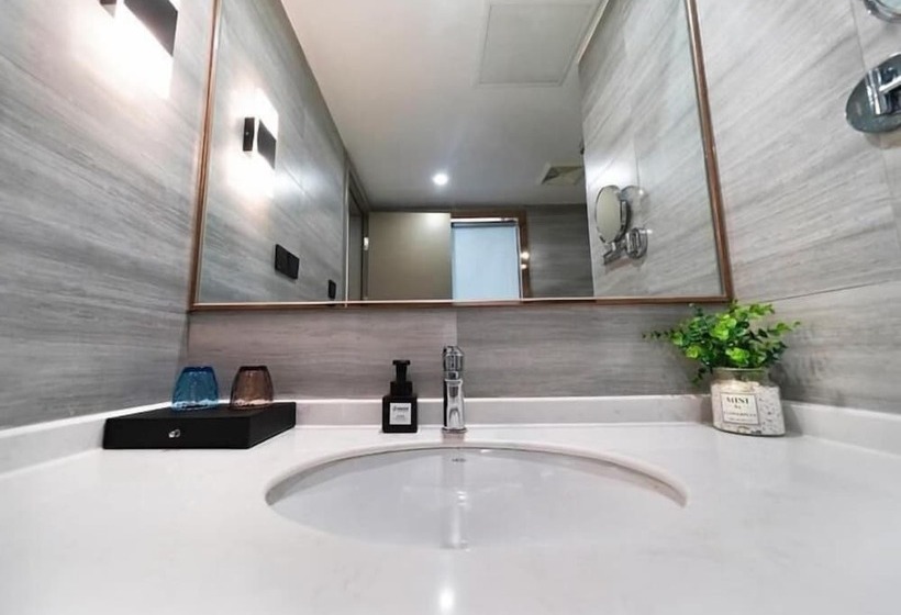 Gya Hotel Jin Ji Lake Oriental Gate