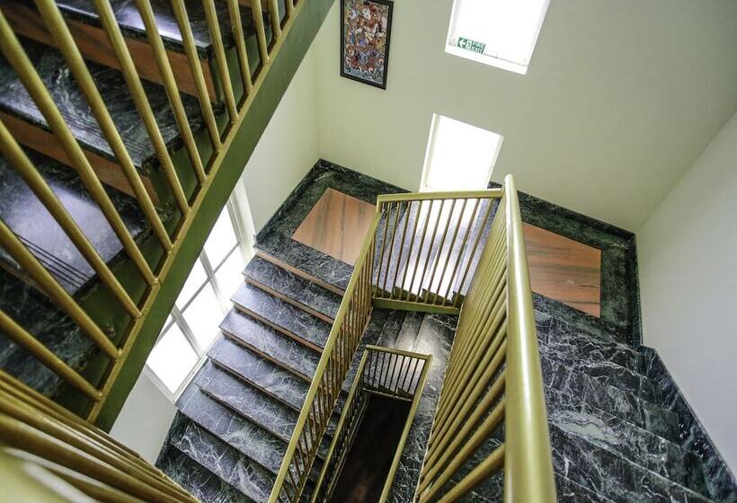 Отель Alankar Elite Inns By Oyo Rooms