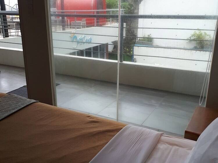 בית מלון כפרי Destino Beach Club Dive Resort And