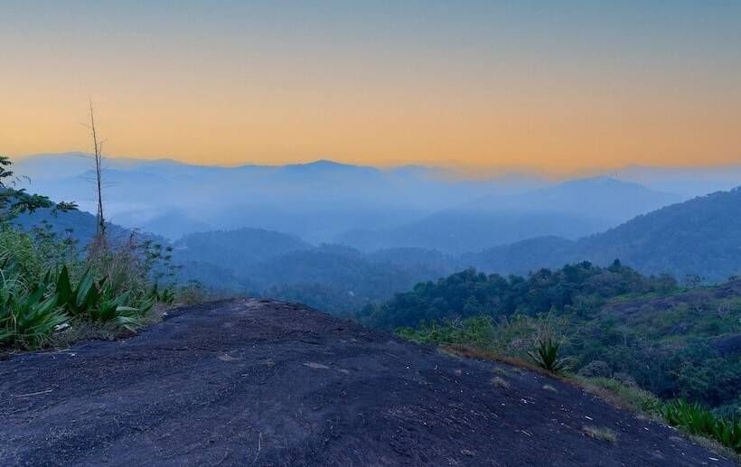 Отель Haze And Kites Resort Munnar