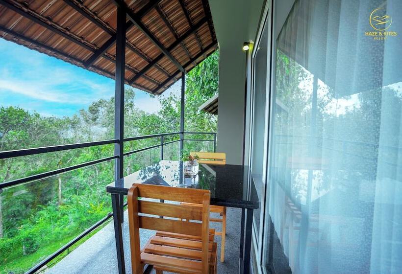Отель Haze And Kites Resort Munnar