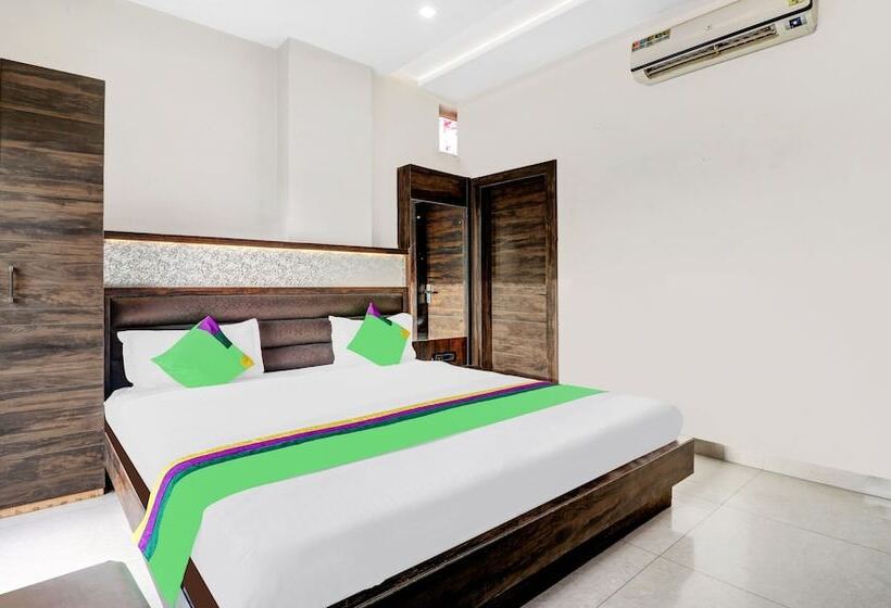 Itsy Hotels Anjali Mahal 500, Mtrs From Mathura Railway Station